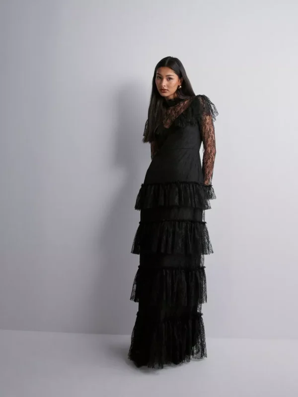 By Malina - Festkjoler - Black - Joelle lace maxi dress - Kjoler